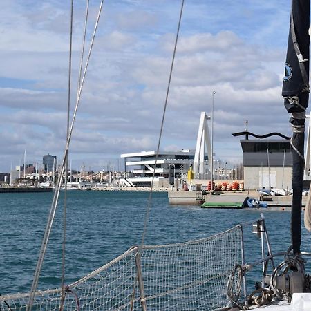 Velero En Puerto De Valencia - E&M Boats Hotel Exterior photo